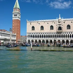 Apartment In Back To San Marco Tourist Italy